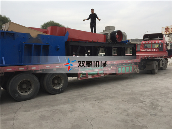 皓星<a href='http://m.sffyiuj.cn/' target='_blank'><span>金屬粉碎機</span></a>發(fā)貨出廠