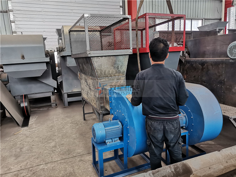 易拉罐壓扁機(jī)設(shè)備配件-輸送機(jī)、易拉罐吹風(fēng)裝置展示