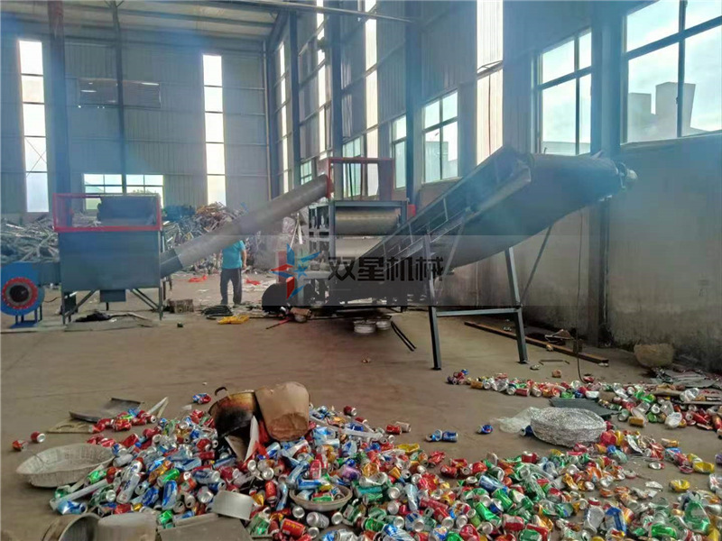 易拉罐壓扁機(jī)|易拉罐擠扁機(jī)|易拉罐壓平機(jī)重慶客戶安裝現(xiàn)場